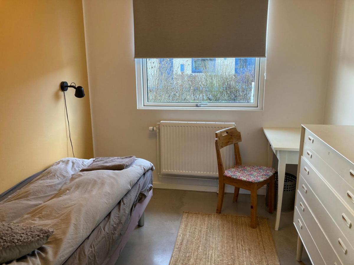 Villa Med Private Vaerelser Delt Badevaerelse/Kokken, Viby Sj. المظهر الخارجي الصورة