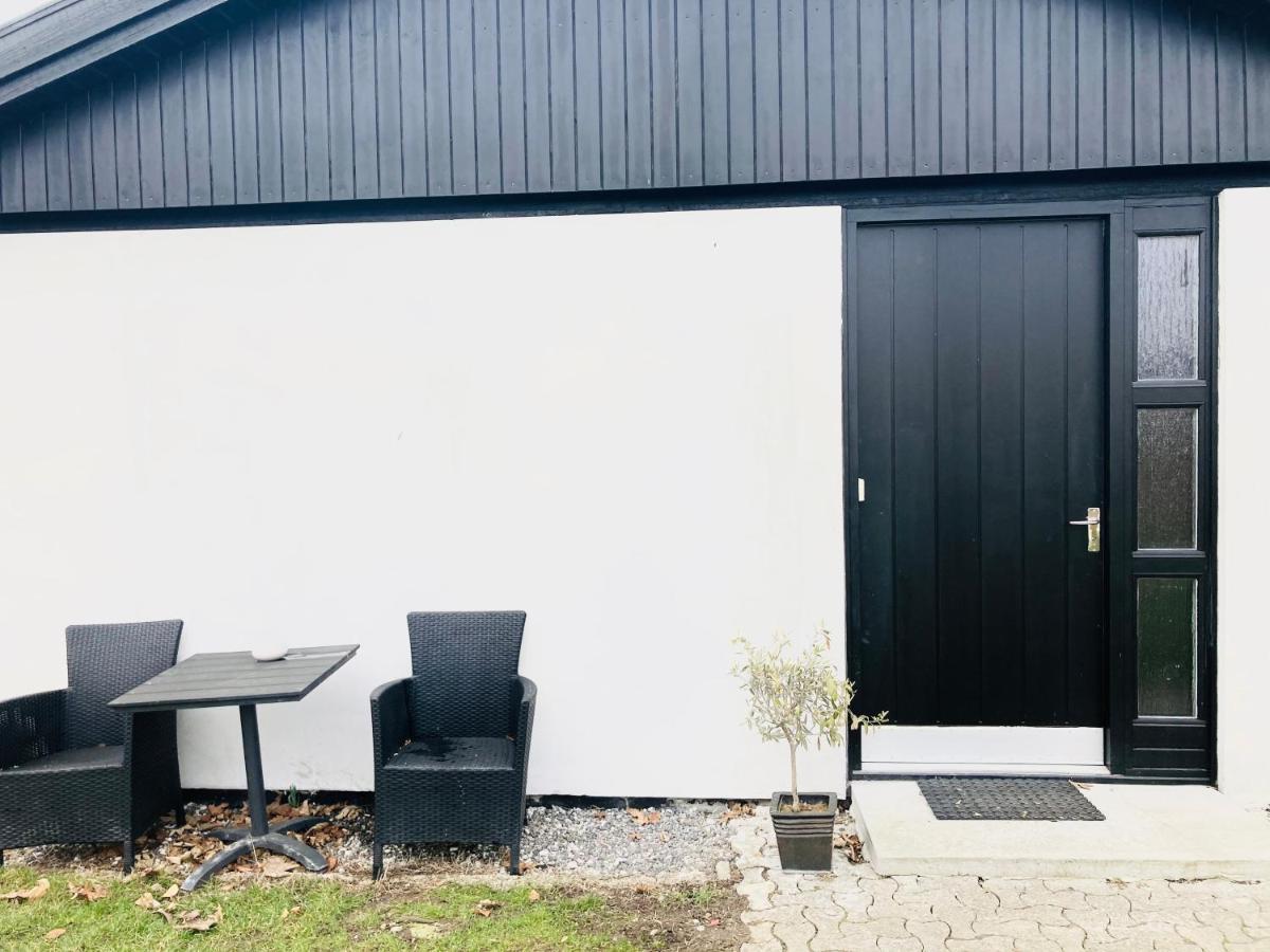 Villa Med Private Vaerelser Delt Badevaerelse/Kokken, Viby Sj. المظهر الخارجي الصورة